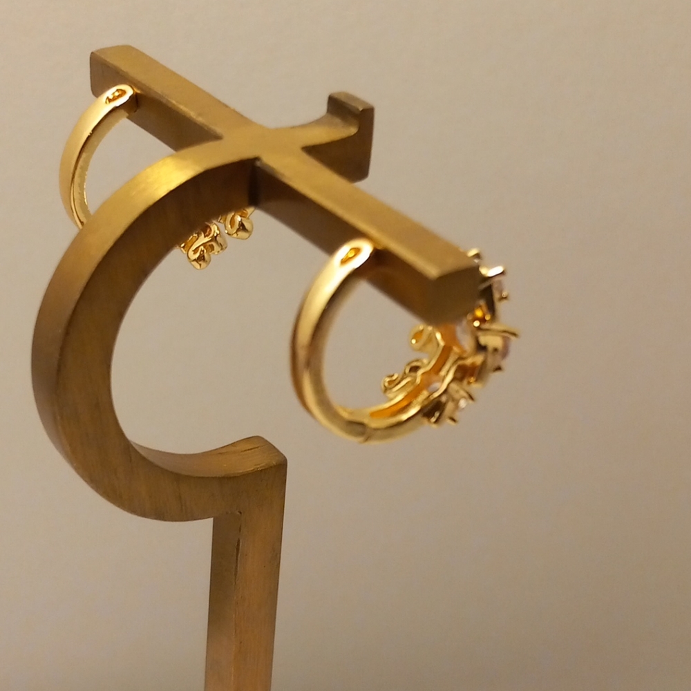 Hope Drop Earring Elephant With Zircon Gold Layered/Oro Laminado NWOT - Picture 6 of 15